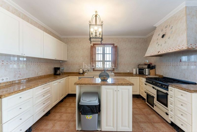 Foto 9e972220-2bde-42aa-a2a3-ef390f82335e. Masia amb piscina a Coín