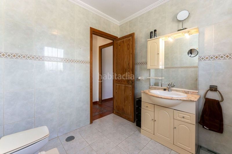 Foto af1aeb4e-ce94-46b9-902d-b8cdba4cf93a. Masia amb piscina a Coín