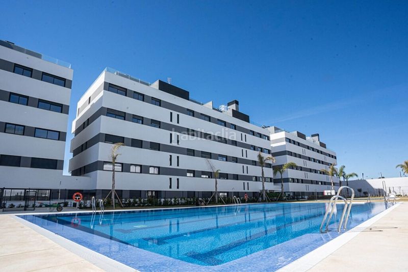 Foto 870d3915-9d05-49db-8c74-e0e5b31f744a. Dúplex amb aparcament piscina a Los Álamos Torremolinos