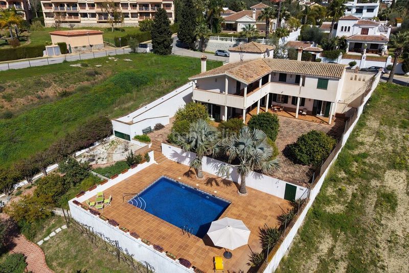 Foto a092569e-9404-4f55-8446-6510e905b48c. Xalet amb aparcament piscina a Mijas golf Mijas