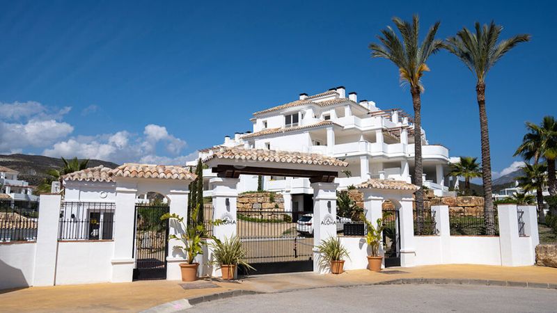 Foto 044810ca-31d2-4791-bf74-276f8d9fa127. Apartament amb aparcament piscina a Las Brisas Marbella