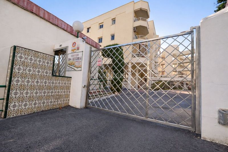 Foto eaf408ab-0355-45c2-bc9b-f31541c2b0de. Apartment with parking pool in Montemar Torremolinos