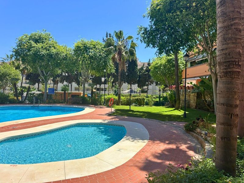 Foto b772d744-f88f-4bf7-91e1-4487513765c3. Apartament amb calefacció aparcament piscina a La Carolina - Guadalpín Marbella