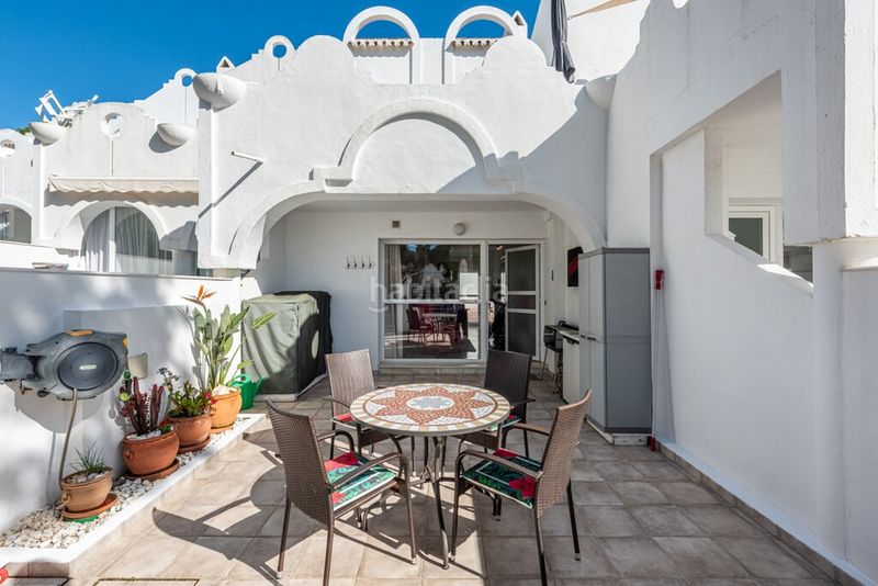 Foto 46a4a380-6fa3-47d7-a293-970d3ef16443. Casa aparellada amb piscina a reserva de Marbella Marbella