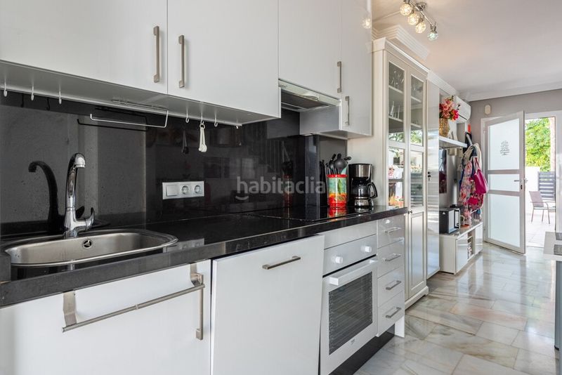 Foto c33c5912-26a4-4fd4-aaf2-3c4be87af9c4. Casa aparellada amb piscina a reserva de Marbella Marbella
