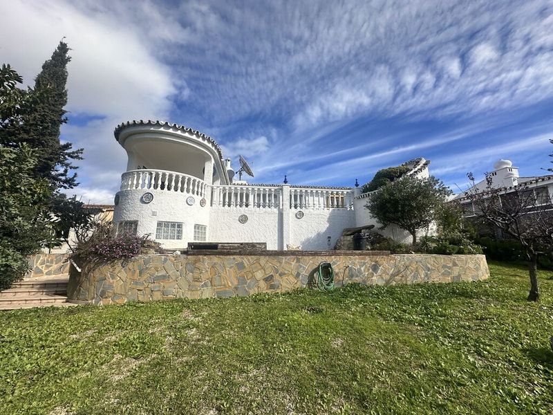Foto 67ae14c2-106b-4065-b2c9-efdb45f86aa1. Xalet amb aparcament piscina a Calahonda Mijas