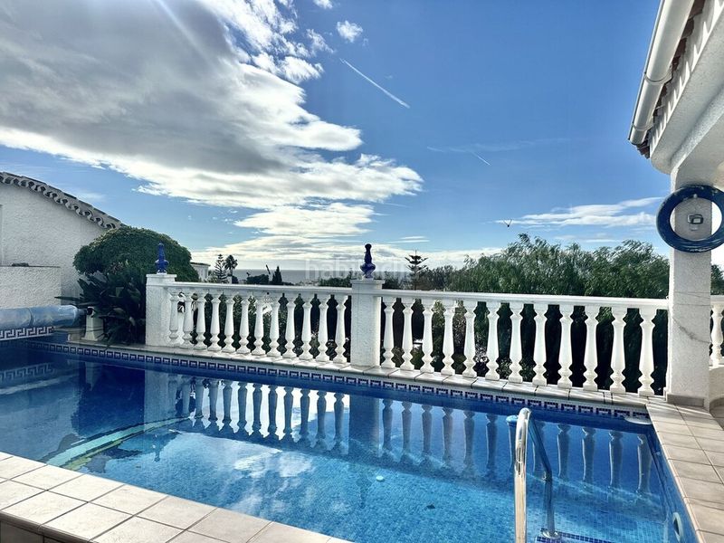 Foto eb50d8d9-8cc8-41cf-817b-87a02b2043a3. Xalet amb aparcament piscina a Calahonda Mijas