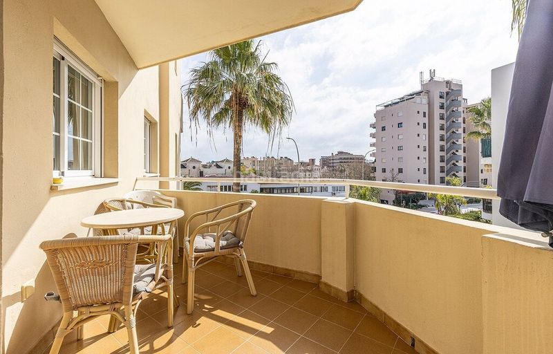 Foto 53fece8d-876f-422d-bbb8-6e8a7110a4a7. Apartament amb aparcament piscina a Montemar Torremolinos