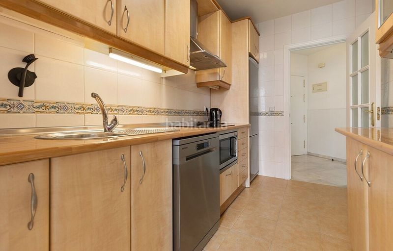 Foto 690ad720-8dc1-42c3-982b-95fbc323d1e5. Apartament amb aparcament piscina a Montemar Torremolinos