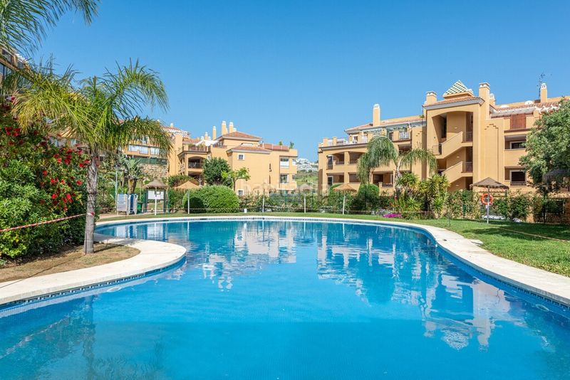 Foto 5d6cba27-73a5-421a-9adf-7b628a81fc7b. Àtic amb aparcament piscina a Riviera del Sol Mijas
