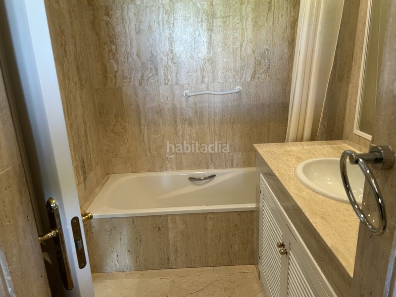 Foto 1d99d650-c1e6-4816-aadb-6bcb393bd989. Apartament amb calefacció aparcament piscina a Santa María Marbella