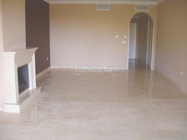 Foto 2c8c0b0d-b5c4-4d37-8f87-74eda279b2d7. Apartament amb calefacció aparcament piscina a Santa María Marbella