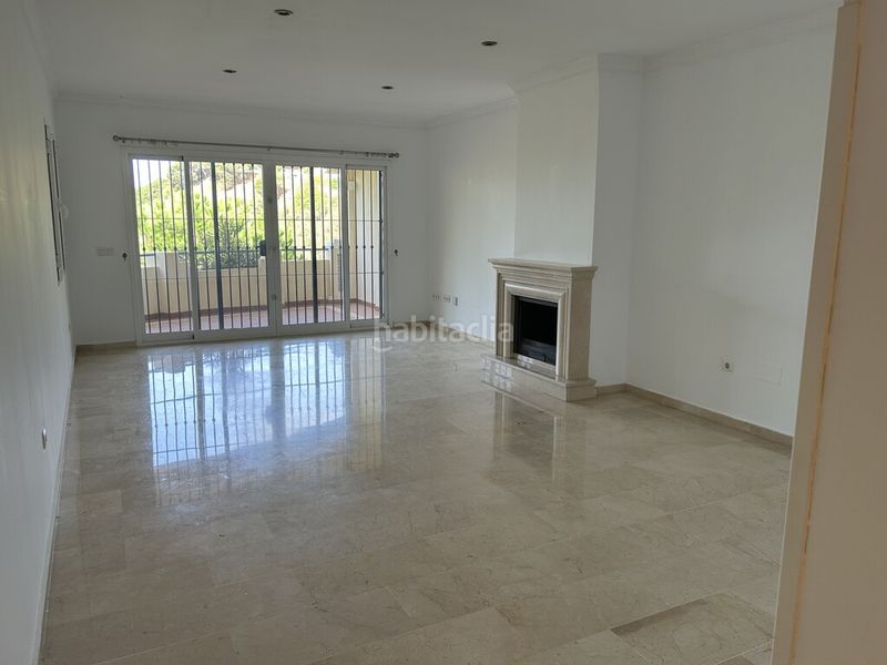 Foto 73ac6c5c-3475-4b16-98a7-74133b589a4e. Apartament amb calefacció aparcament piscina a Santa María Marbella