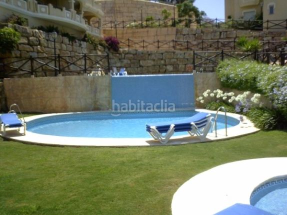 Foto 8d58fb9e-56d6-43f5-a535-3a6835e93945. Apartament amb calefacció aparcament piscina a Santa María Marbella
