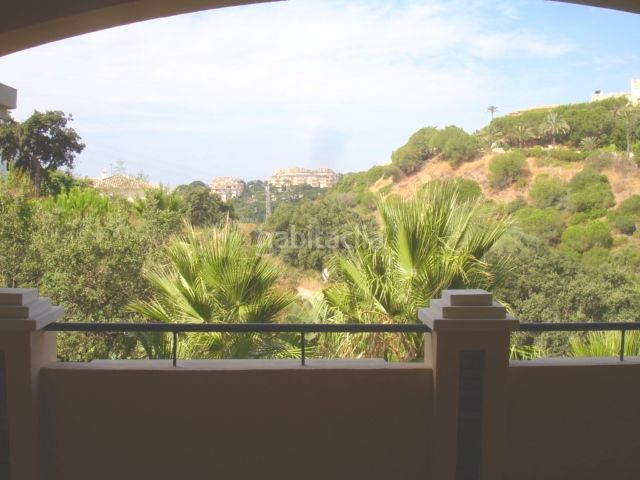 Foto db9b443c-b0d6-42b7-b661-5c4895f1b092. Apartament amb calefacció aparcament piscina a Santa María Marbella