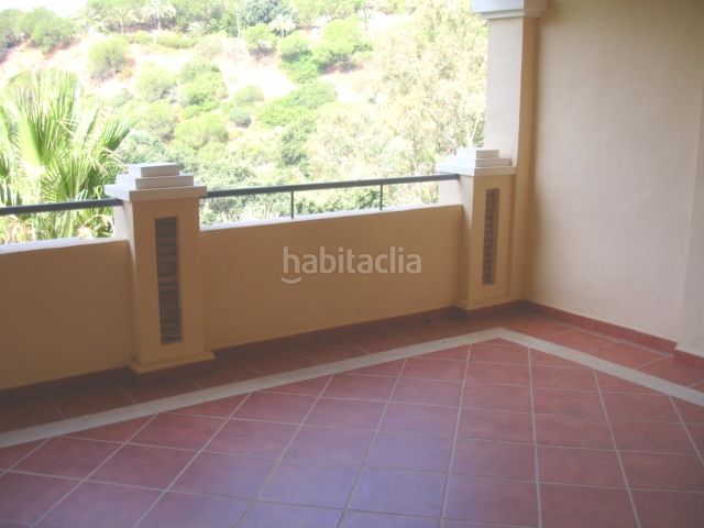 Foto e53adcd2-d742-47f2-ad4e-6e858e192528. Apartament amb calefacció aparcament piscina a Santa María Marbella