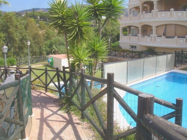 Foto f27bdb6b-bf86-4708-868d-ff44151d0552. Apartament amb calefacció aparcament piscina a Santa María Marbella
