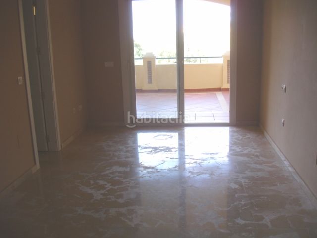 Foto fa55efd9-25b0-4dd3-a9c5-6c5bf5cbf037. Apartament amb calefacció aparcament piscina a Santa María Marbella