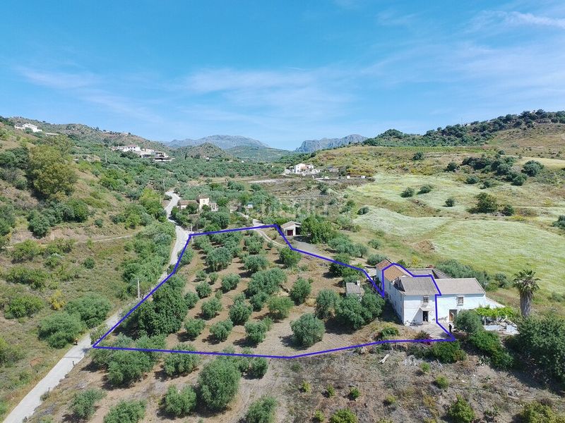Foto b34c7991-35ba-4c13-8983-009438f6dae0. Masia a Comares