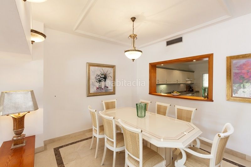 Foto 549641b2-825c-4e49-8ed0-d444a282eeab. Casa aparellada amb aparcament piscina a Aloha Marbella