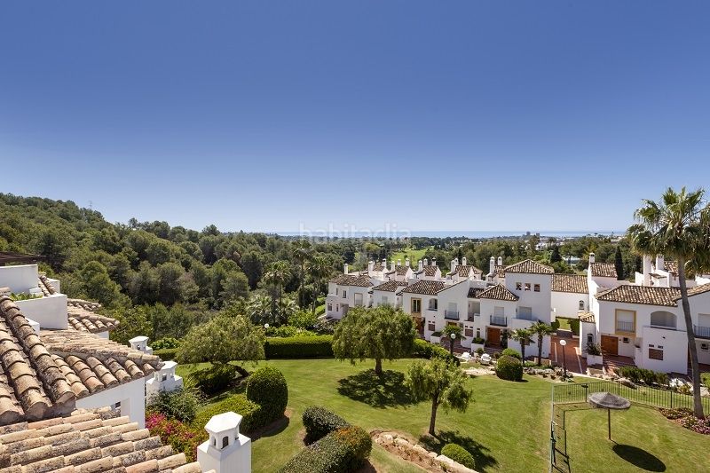 Foto 55ec13c1-a653-4266-81bb-7ca9d07a6115. Casa aparellada amb aparcament piscina a Aloha Marbella