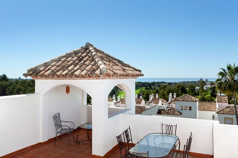 Foto a38ce64d-eb86-48b9-87ef-339a0fb0df47. Casa aparellada amb aparcament piscina a Aloha Marbella