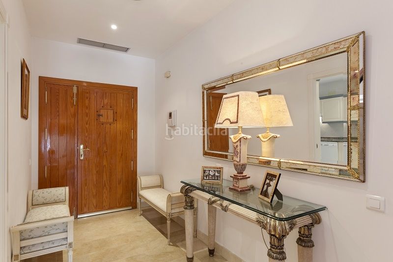 Foto afb92792-afc2-4584-a2e4-e8af263a8bef. Casa aparellada amb aparcament piscina a Aloha Marbella