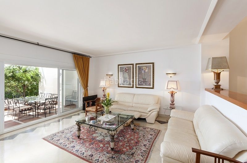 Foto cc5b220c-2fea-44a8-96b7-6b5e954eb21e. Casa aparellada amb aparcament piscina a Aloha Marbella