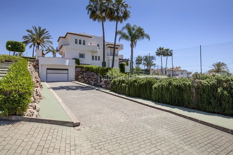 Foto dfebbdff-22e4-4ab3-8ad7-ae30dd81a915. Casa aparellada amb aparcament piscina a Aloha Marbella