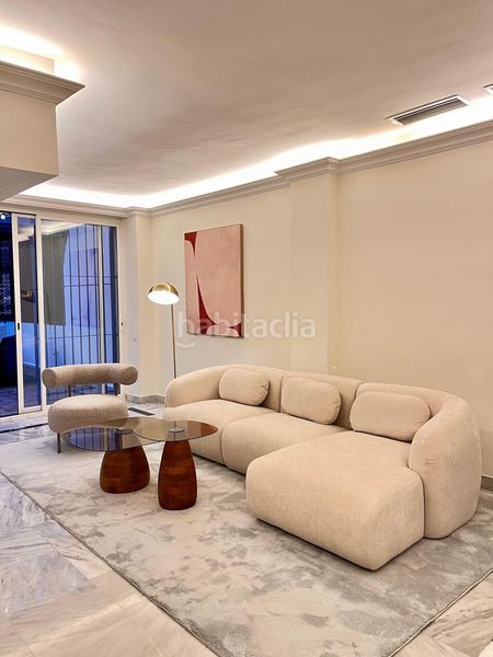 Foto f1de2c8e-4b0d-4d2c-bf9b-97d3dfee0879. Dúplex amb aparcament piscina a Playa de la Fontanilla Marbella