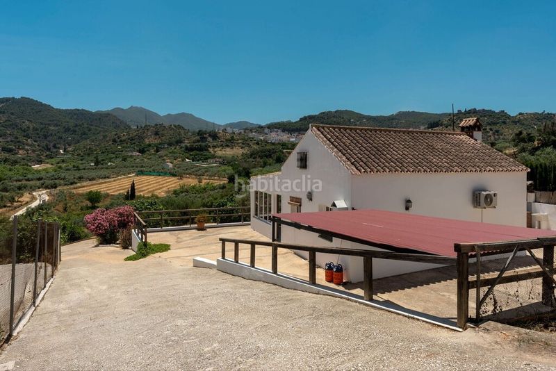 Foto 7686d13d-8669-48b2-9513-f5b62f478a05. Masia amb aparcament piscina a Monda