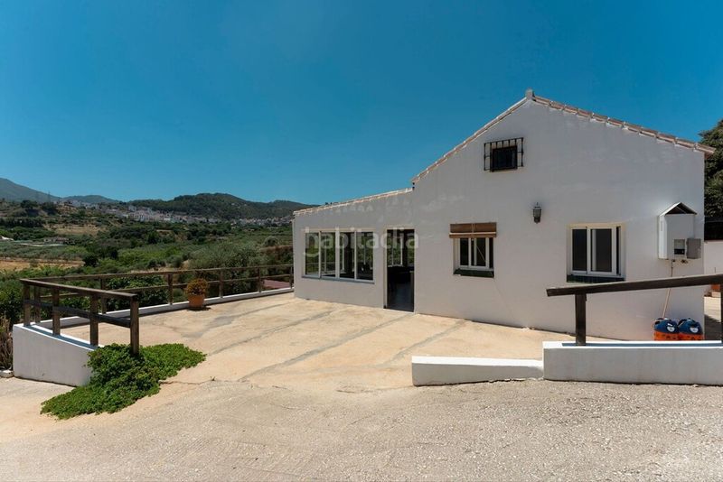 Foto a06b1b95-570e-413d-be67-c366f88b885f. Masia amb aparcament piscina a Monda