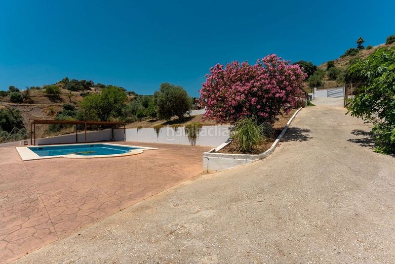 Foto b70a6a91-4333-4198-b55b-c6de30ebf67e. Masia amb aparcament piscina a Monda