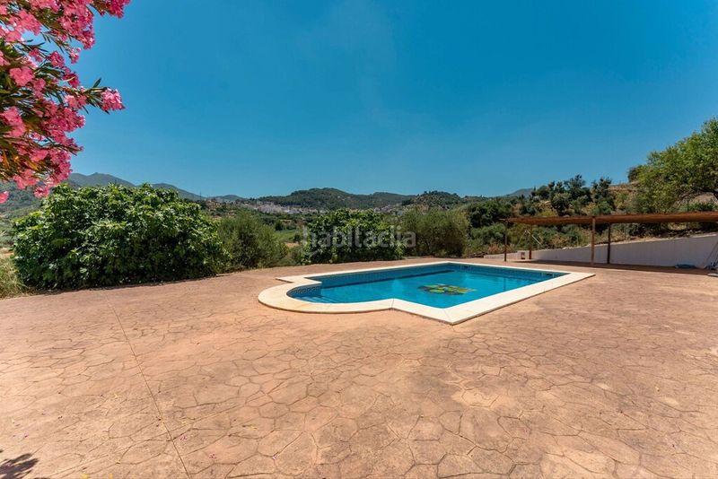 Foto c157fa75-8f2f-4f13-b890-ae8af217b407. Masia amb aparcament piscina a Monda