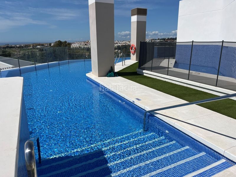 Foto e4ab120a-2ee9-42b1-bb13-c123a020c72c. Dúplex amb piscina a Las Brisas Marbella