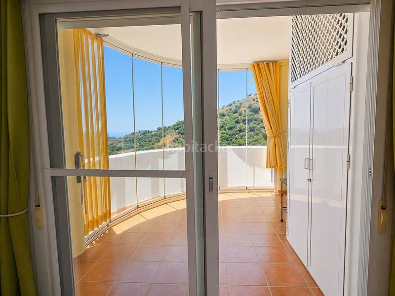 Foto 64d5ae8f-333e-4b75-8230-2139add22791. Apartament amb aparcament piscina a Calahonda Mijas