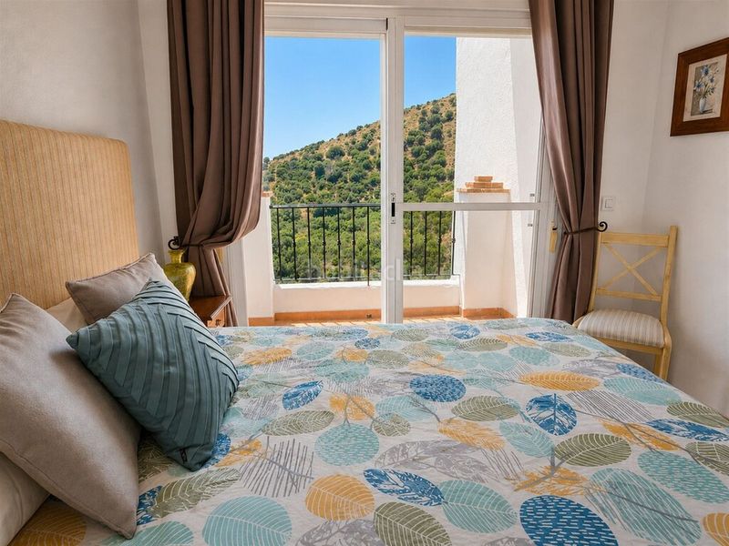 Foto ba27d516-5a49-4809-8953-bc91f2bec2c2. Apartament amb aparcament piscina a Calahonda Mijas