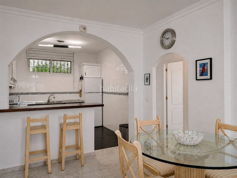 Foto e8f03d89-d128-4bc5-85b5-ffcd6ff6e884. Apartament amb aparcament piscina a Calahonda Mijas