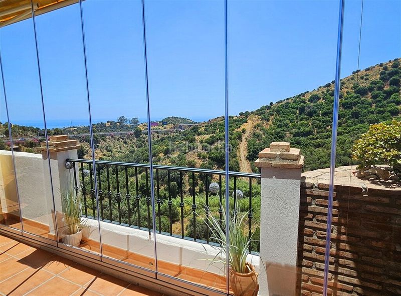Foto fd59ad4c-f3fd-4775-b01b-92f91eed9b9b. Apartament amb aparcament piscina a Calahonda Mijas