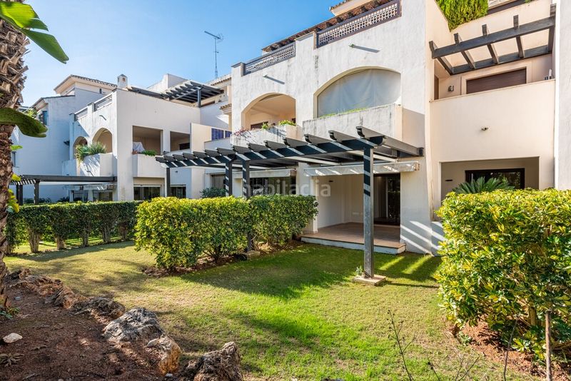 Foto 53c05997-b2bb-4f8b-b074-e78397fad7ec. Apartament amb calefacció aparcament piscina a Las Brisas Marbella