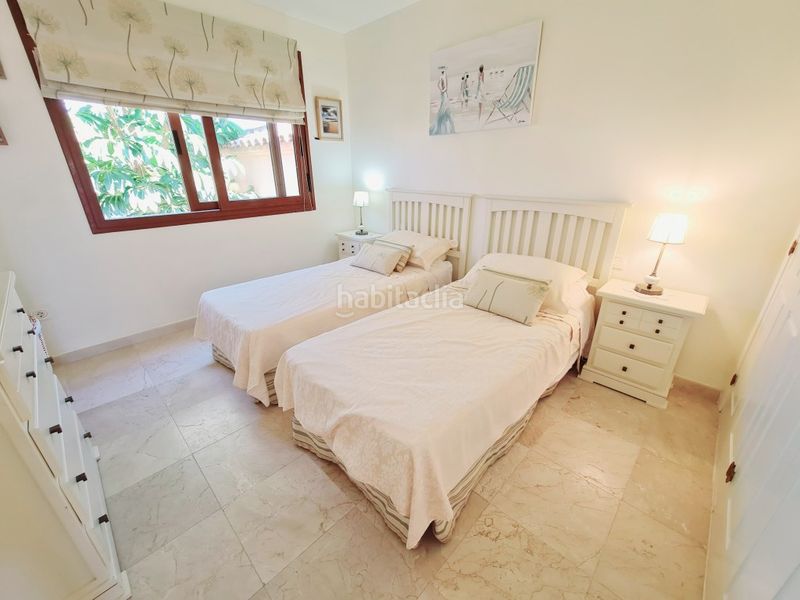Foto 3fb3c5e9-d9a4-475c-a59b-62f2545464c3. Apartament amb calefacció aparcament piscina a Nueva Atalaya Estepona