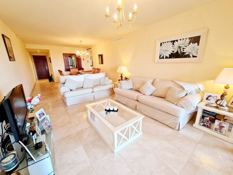 Foto 3fd48783-177b-46eb-be51-5f9c77ad7286. Apartament amb calefacció aparcament piscina a Nueva Atalaya Estepona