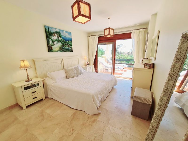 Foto 4d5310f6-032f-4e67-9e94-d40f1def6935. Apartament amb calefacció aparcament piscina a Nueva Atalaya Estepona