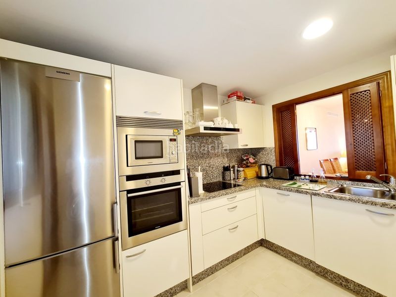 Foto e4b53ed2-5fdd-4150-964c-e0bc0f6c335d. Apartament amb calefacció aparcament piscina a Nueva Atalaya Estepona