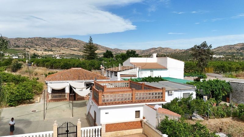 Foto 162872c4-14a3-4532-8daf-273b8962d351. Xalet amb aparcament piscina a Álora
