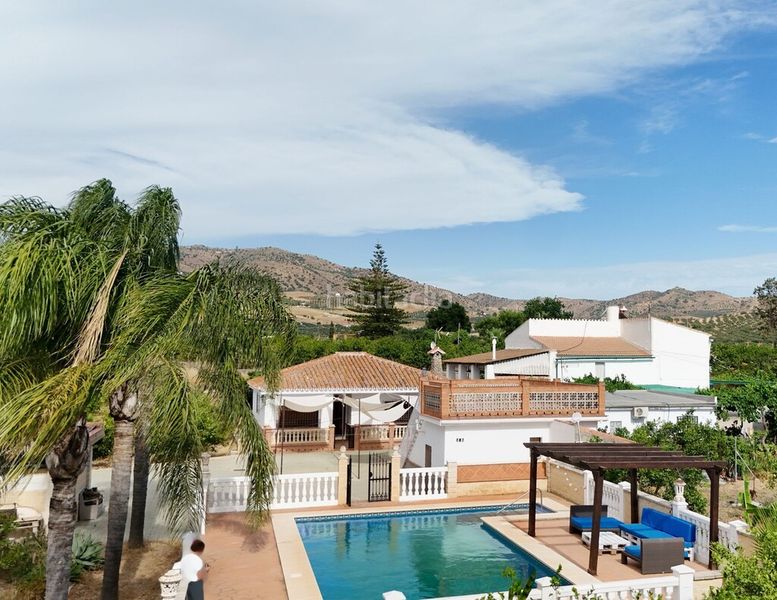 Foto c8c728af-0b0d-4a30-bc3d-0b97d2df3d5d. Xalet amb aparcament piscina a Álora