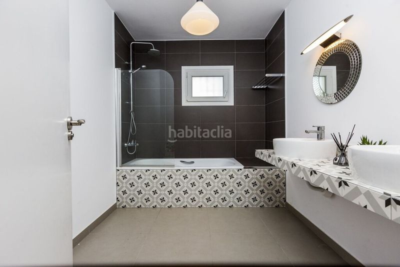 Foto f28276a6-8d04-4b2c-b3fe-52b2f9579c62. Chalet with parking pool in El Faro de Calaburra - Chaparral Mijas