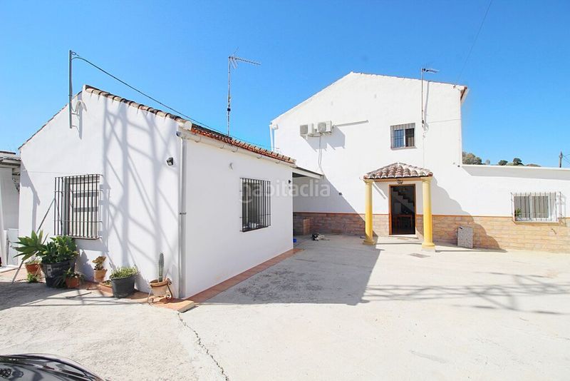 Foto cc278ba9-474b-4e63-a56c-5aa1f531437a. Chalet en Coín
