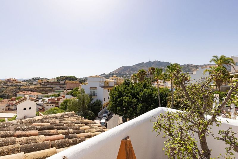 Foto af316b31-fe78-4653-9b23-354560bbf2e6. Àtic amb aparcament piscina a Zona Centro Comercial Torrequebrada Benalmádena