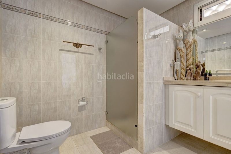 Foto d27384fa-5430-4acb-ab5f-a785ad0977a7. Àtic amb aparcament piscina a Zona Centro Comercial Torrequebrada Benalmádena